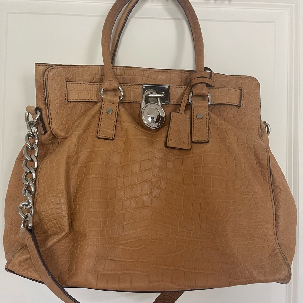 Michael kors tan leather tote great condition!